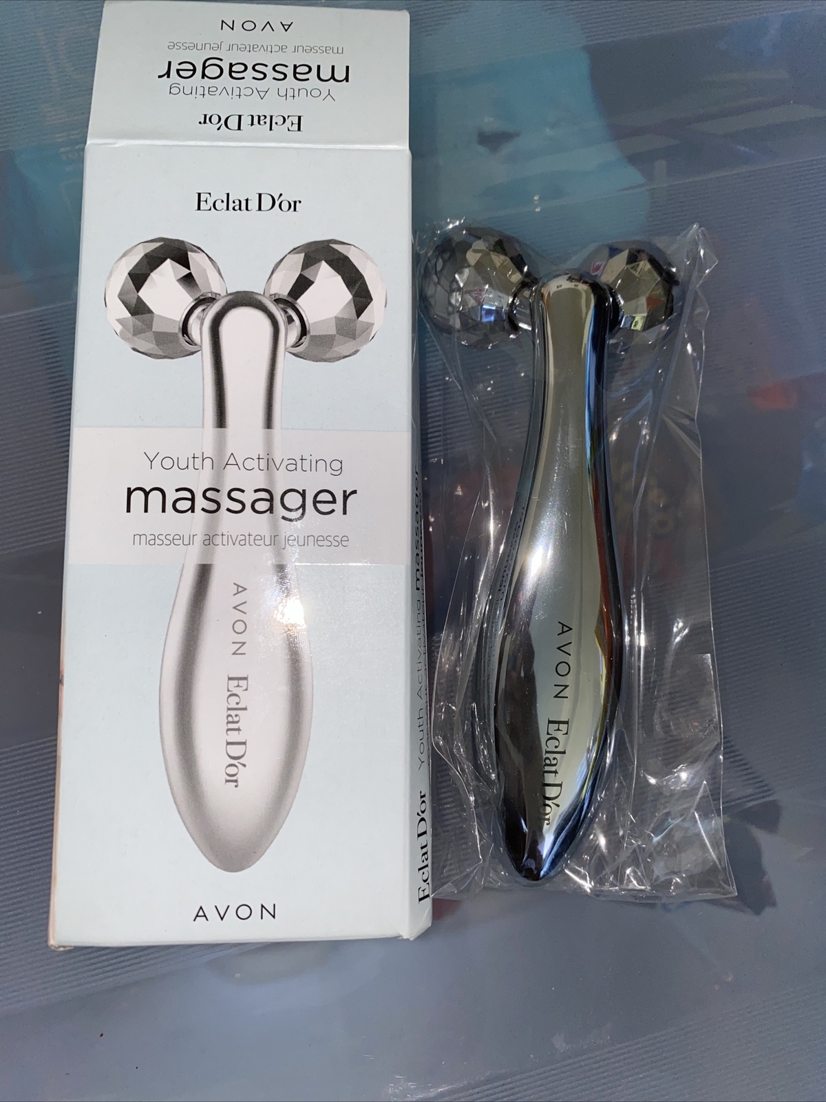 AVON ECLAR D`OR YOUTH ACTIVATING MASSAGER NIB