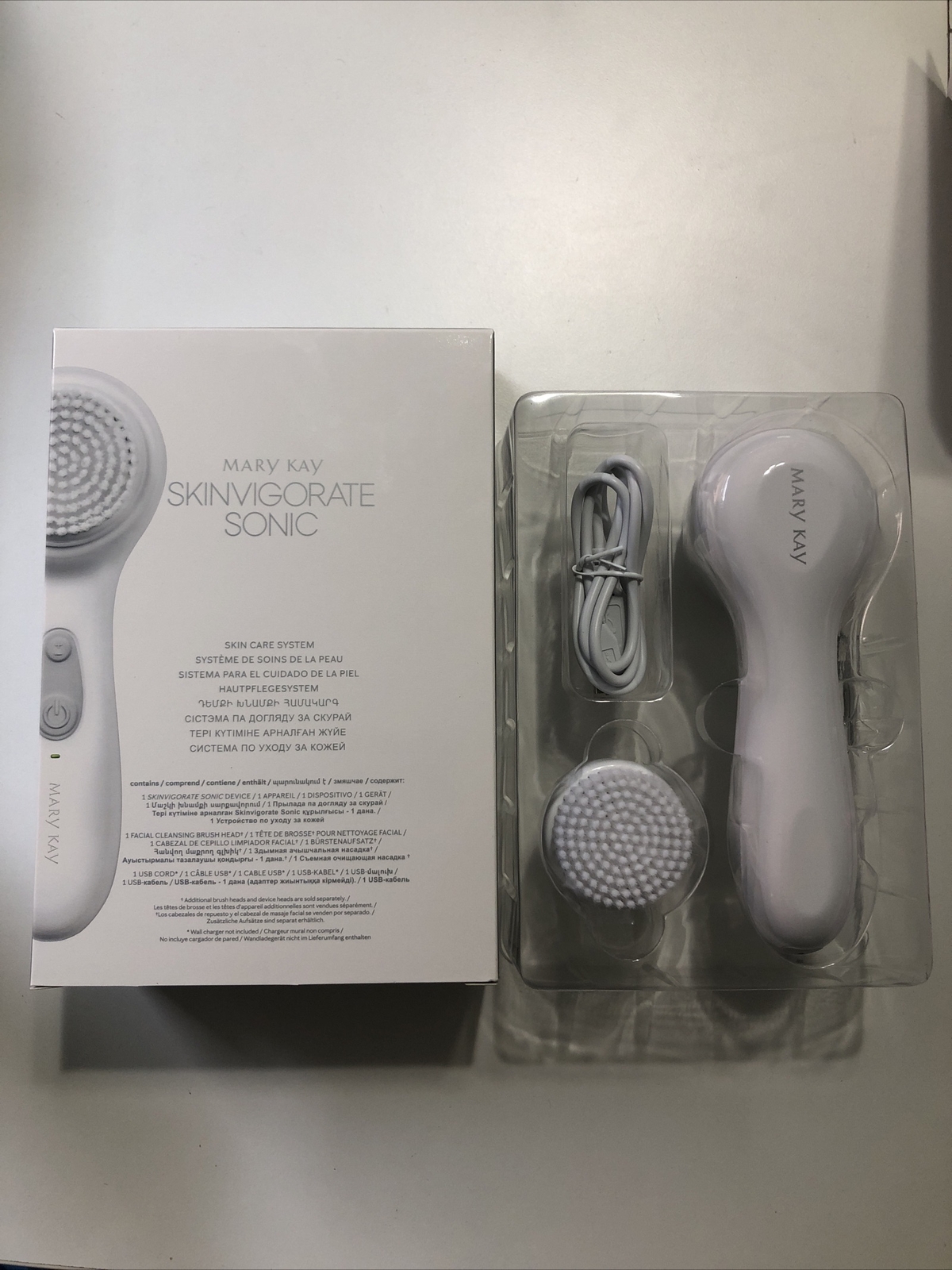 MARY KAY SKINVIGORATE SONIC SKIN CARE SYSTEM W/1 BRUSH HEAD & UNIVERSAL USB CORD