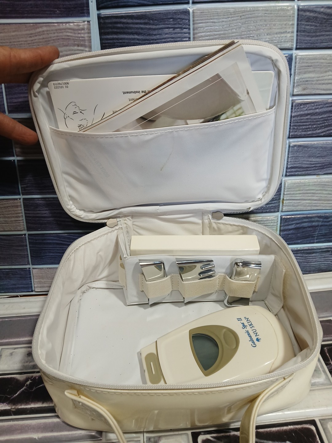 NuSkin Galvanic Spa System II with 2 Treatment Gels