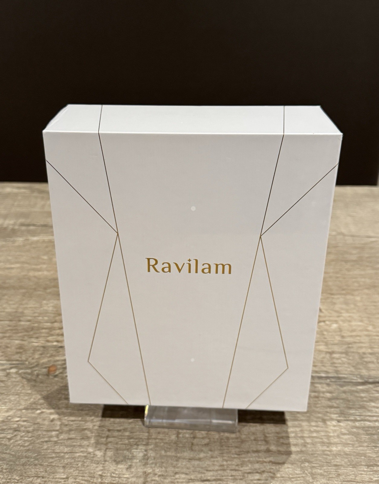 New Leadtek RAVILAM Face Care+Light Therapy Facial Beauty Device LRJ-R01-PG Jpn.