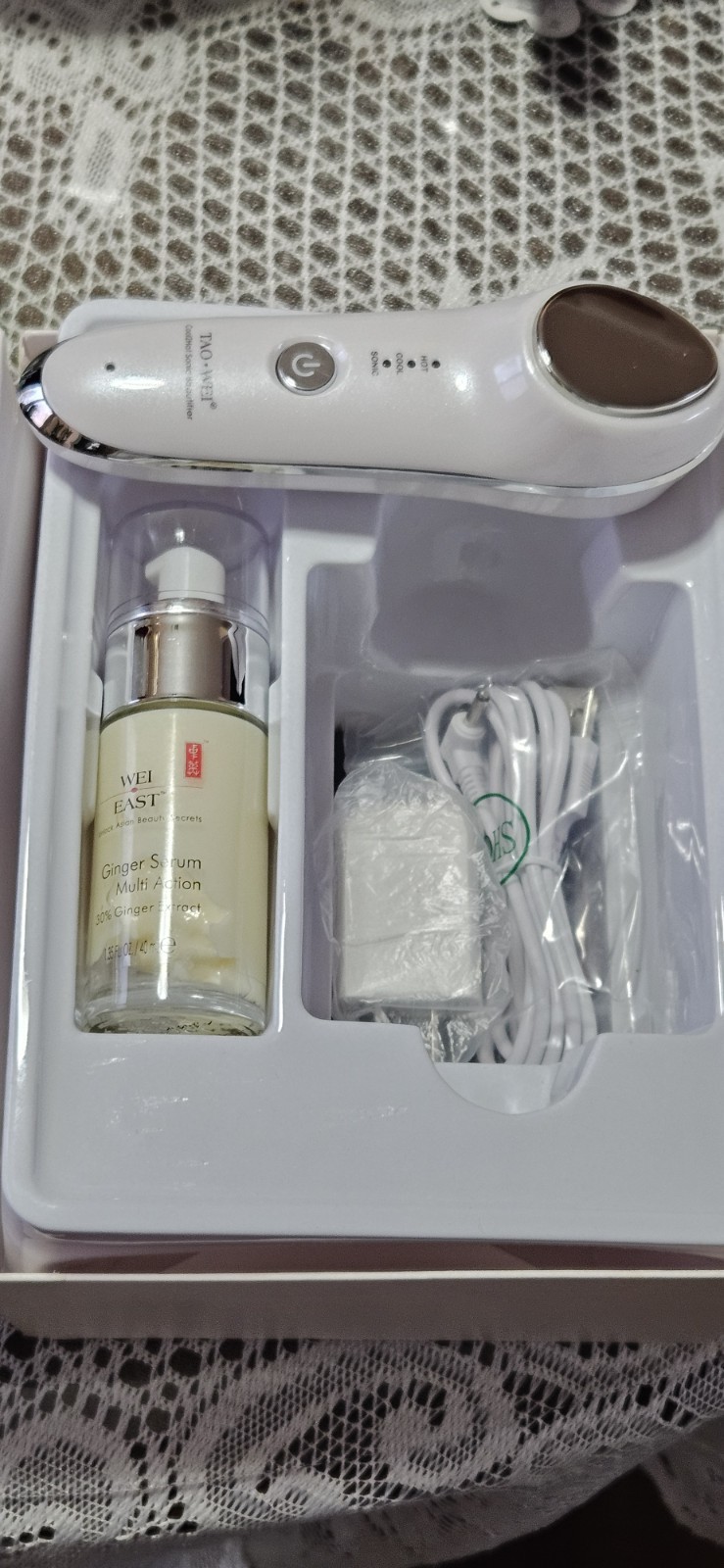 Tao-wei 2 Cool Hot Sonic Beautifier Facial Brush.( New ) Opened Not Used