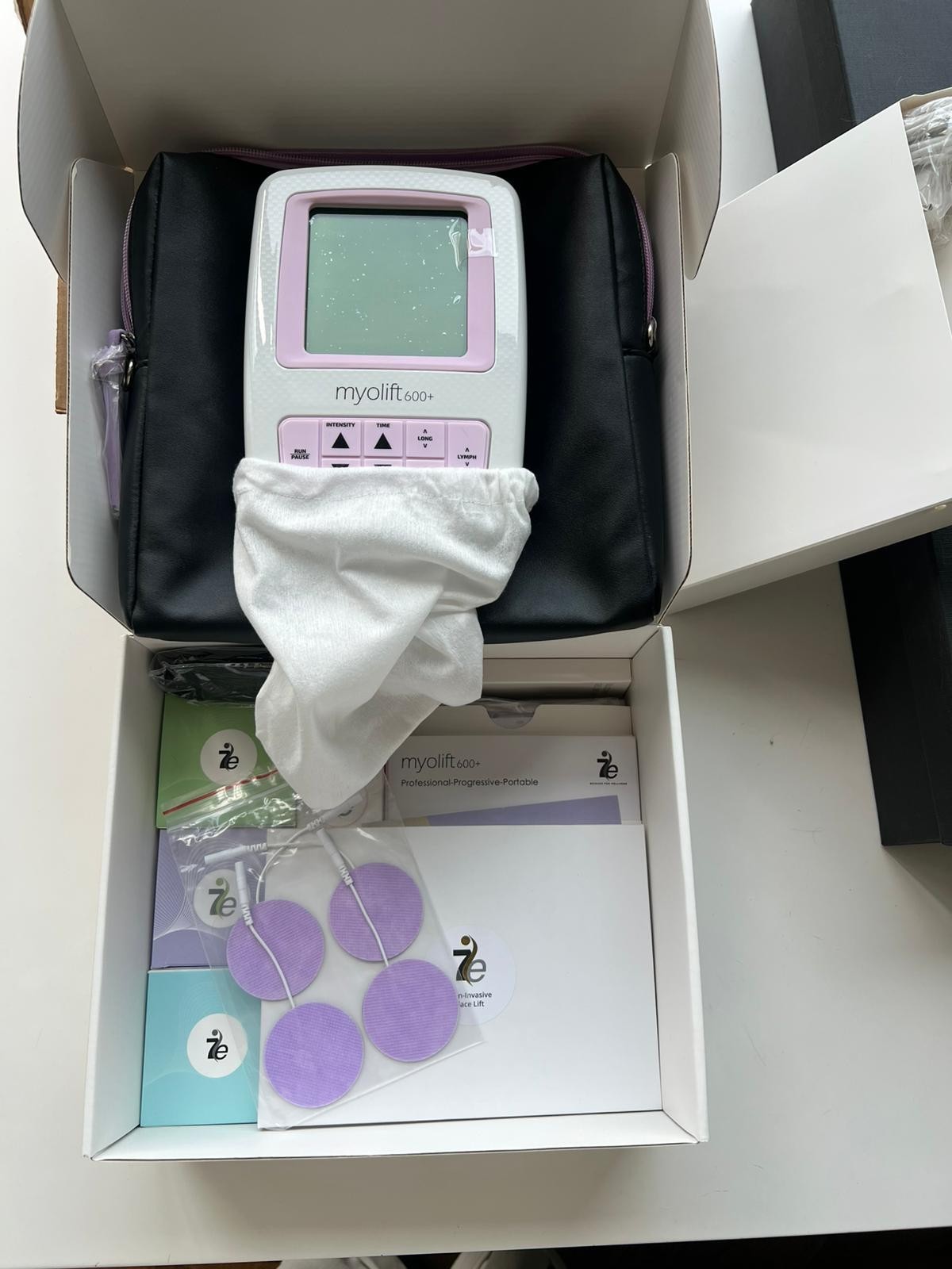 Myolift 600 Plus ATP Kit Microcurrent Facial Device NEW Boxed