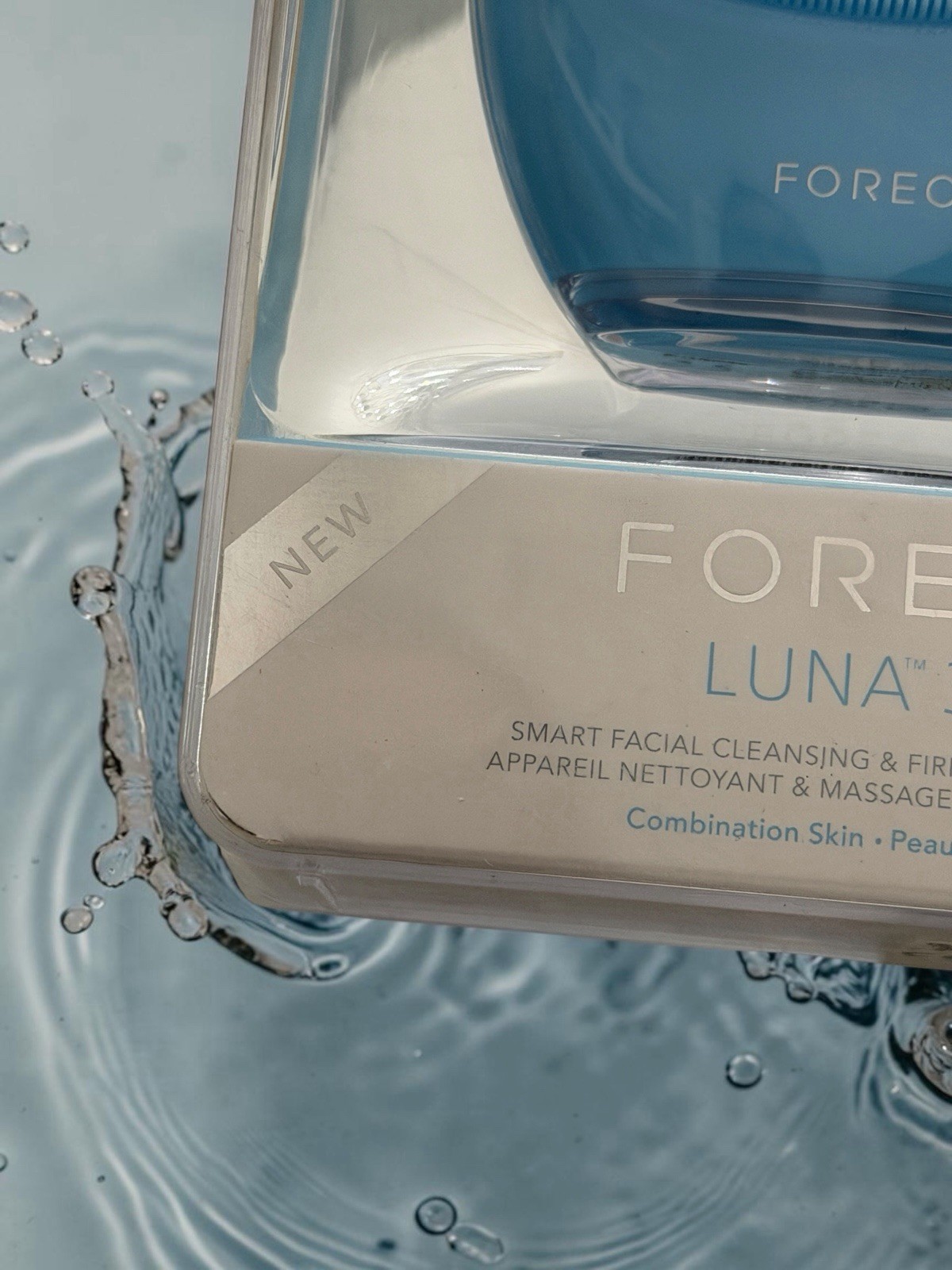 NIB~ Foreo Luna 3 Smart Facial Cleansing Firming Massage Device Combination Skin