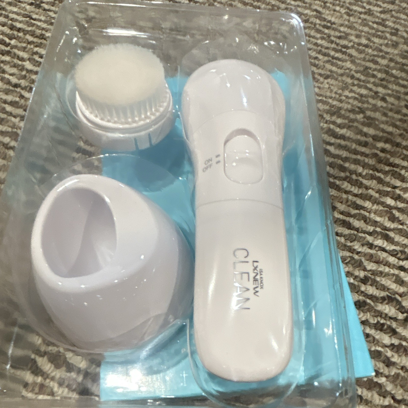 Avon Anew Vibrating Electric Facial Cleansing Brush w/ Stand, Battery, White