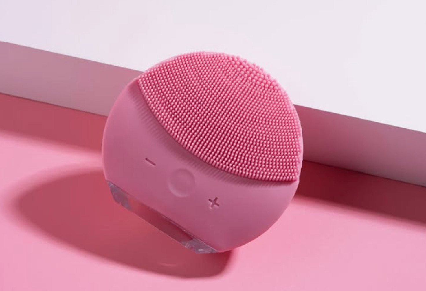 Waterproof Rechargeable Face Cleansing Brush – Facial Scrubber for Deep Cleaning