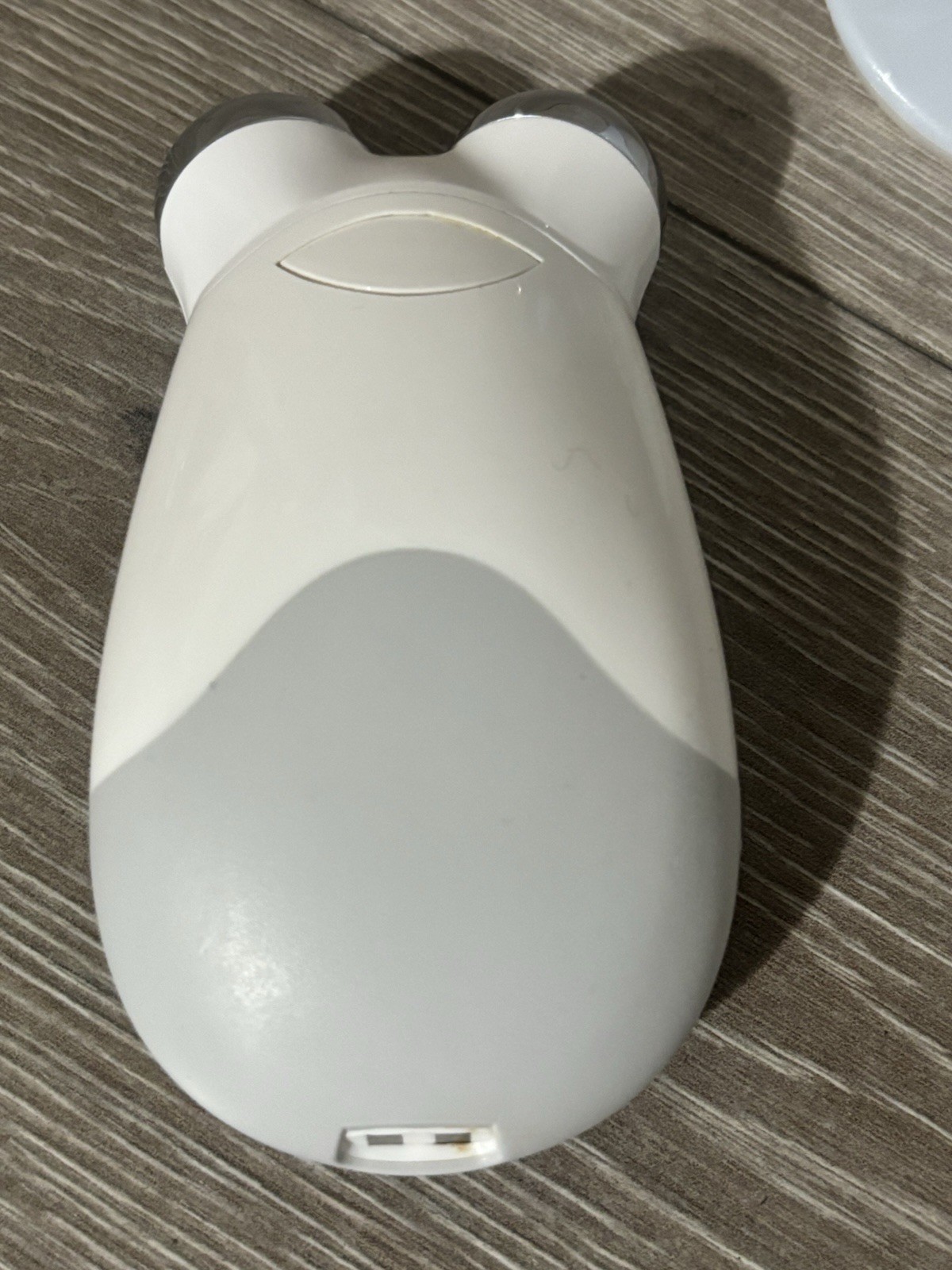 NuFace Trinity Microcurrent Facial Toning Device w/Charger GOOD WORKING/COSMETIC