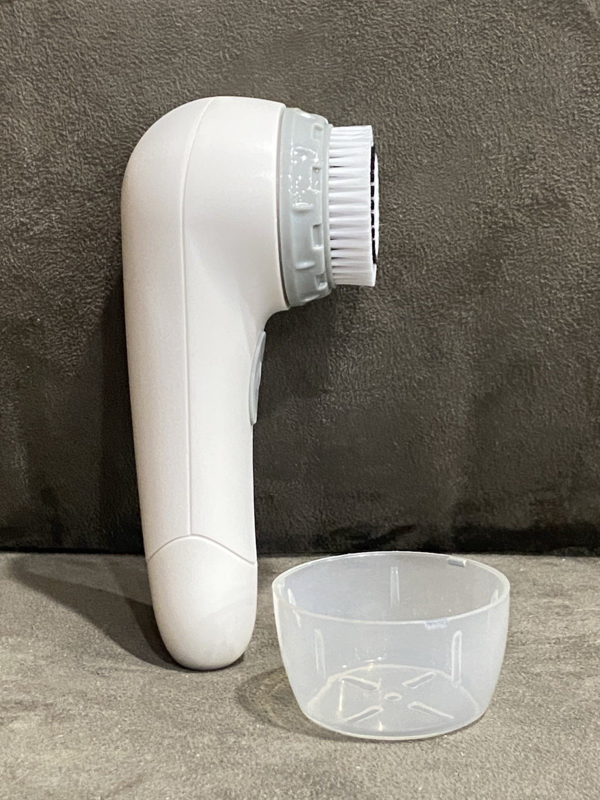 SONIC GLOWING FACE MIRA WHITE BATTERY OPERATED FACIAL CLEANING SPIN BRUSH – NEW!