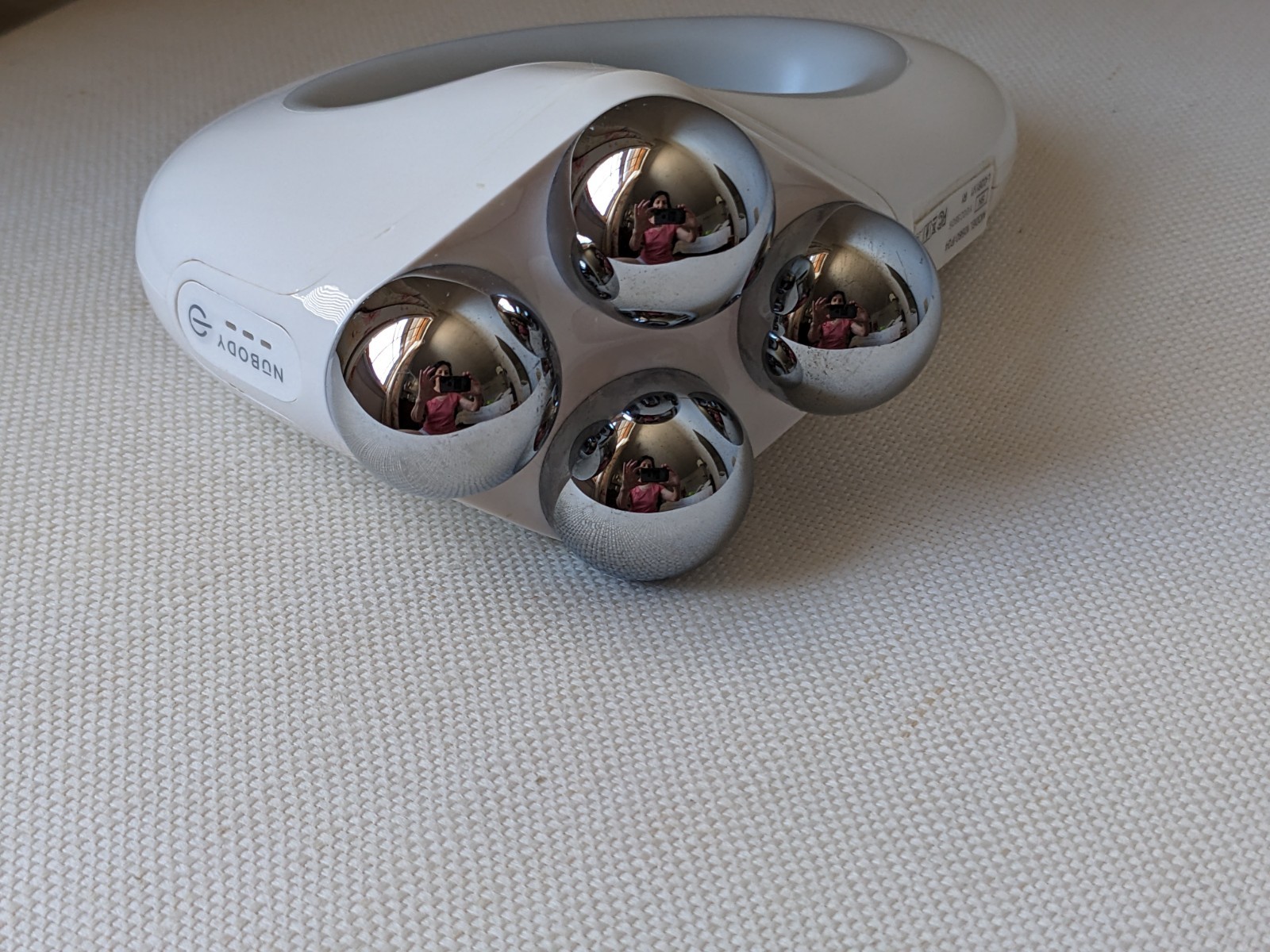 NUFACE NuBODY Microcurrent Body Toning Device + Charger. Excellent Condition.