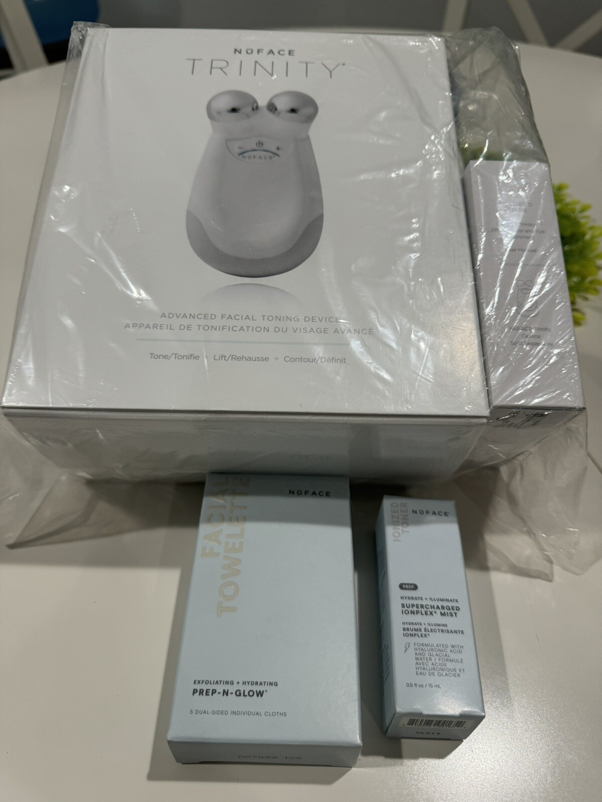 NuFACE Trinity® and Effective Lip & Eye￼