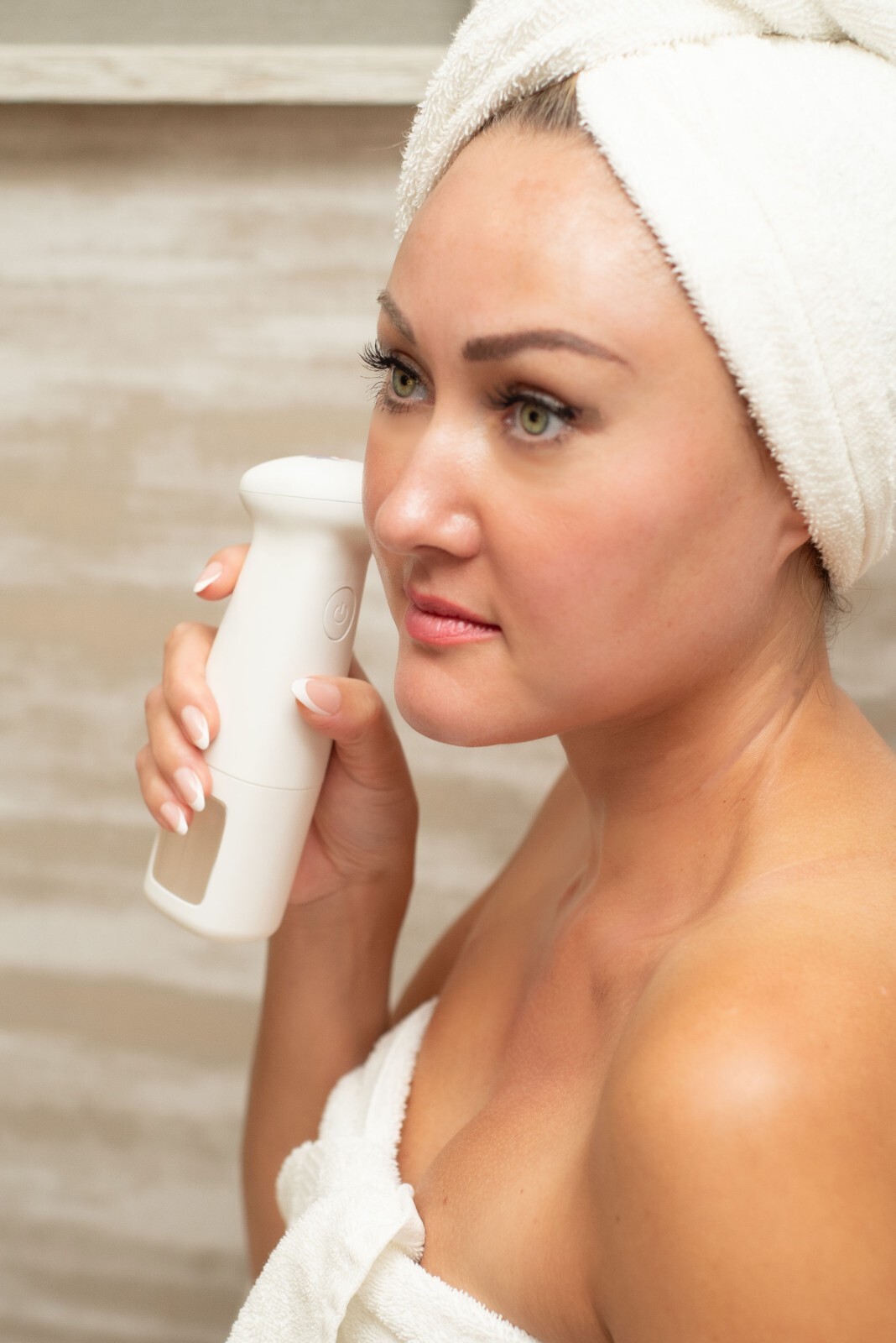 Transform Your Skincare Routine with the Lucky Skin Hydro Dermabrasion System