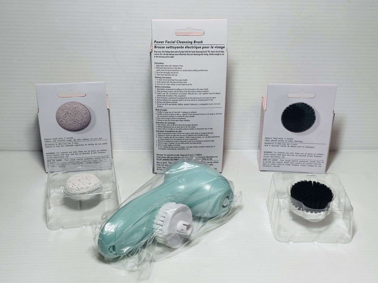 B·Pure Power Facial Cleansing Brush Exfoliates Unclogs Pores with 2 Extra Heads.