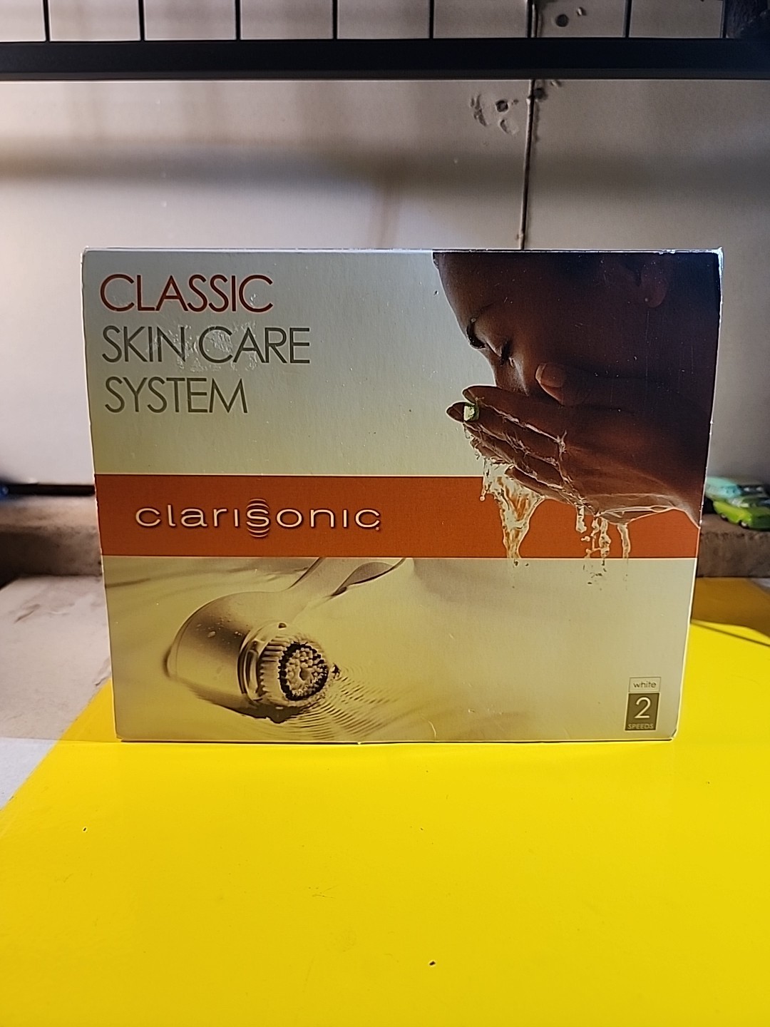 New CLARISONIC Classic Skin Care 2 Speed Charger Brush