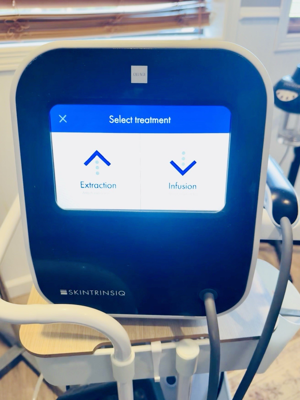 Skintrinsiq Facial Device – Obagi Medical Grade