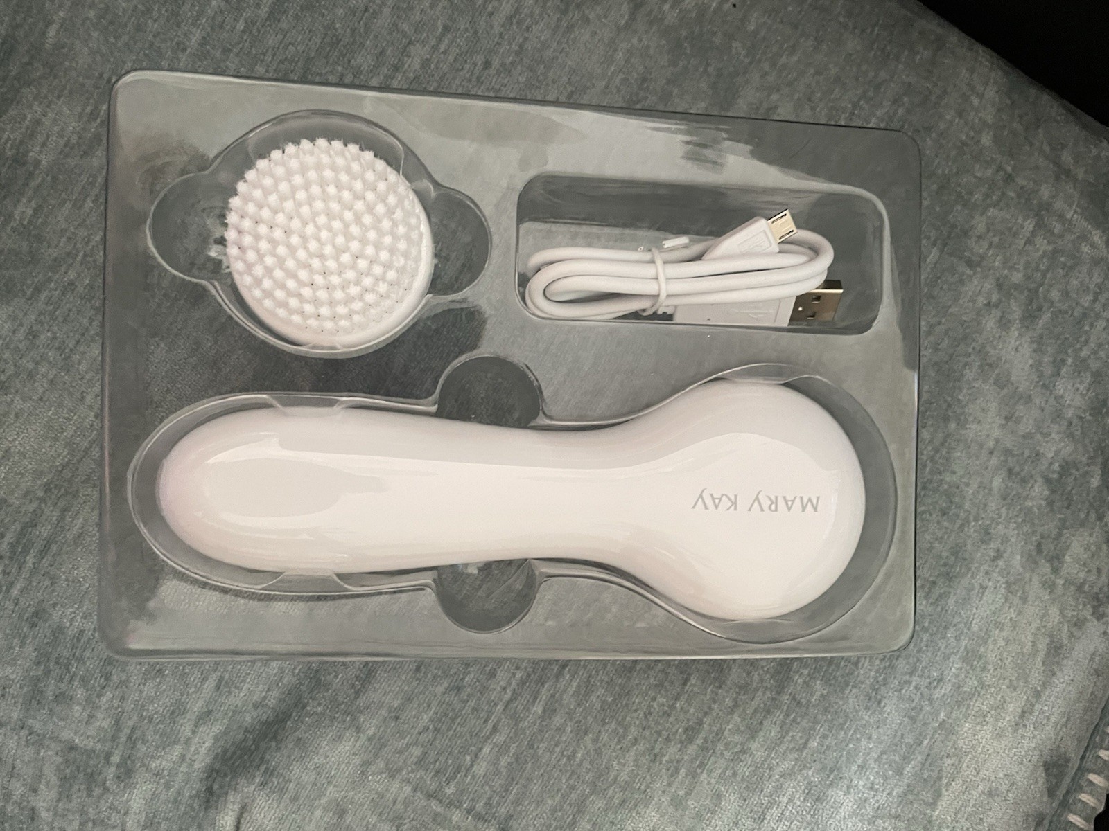 Mary Kay Cosmetic Travel Bag & Skinvigorate Sonic Cleansing Device NEW