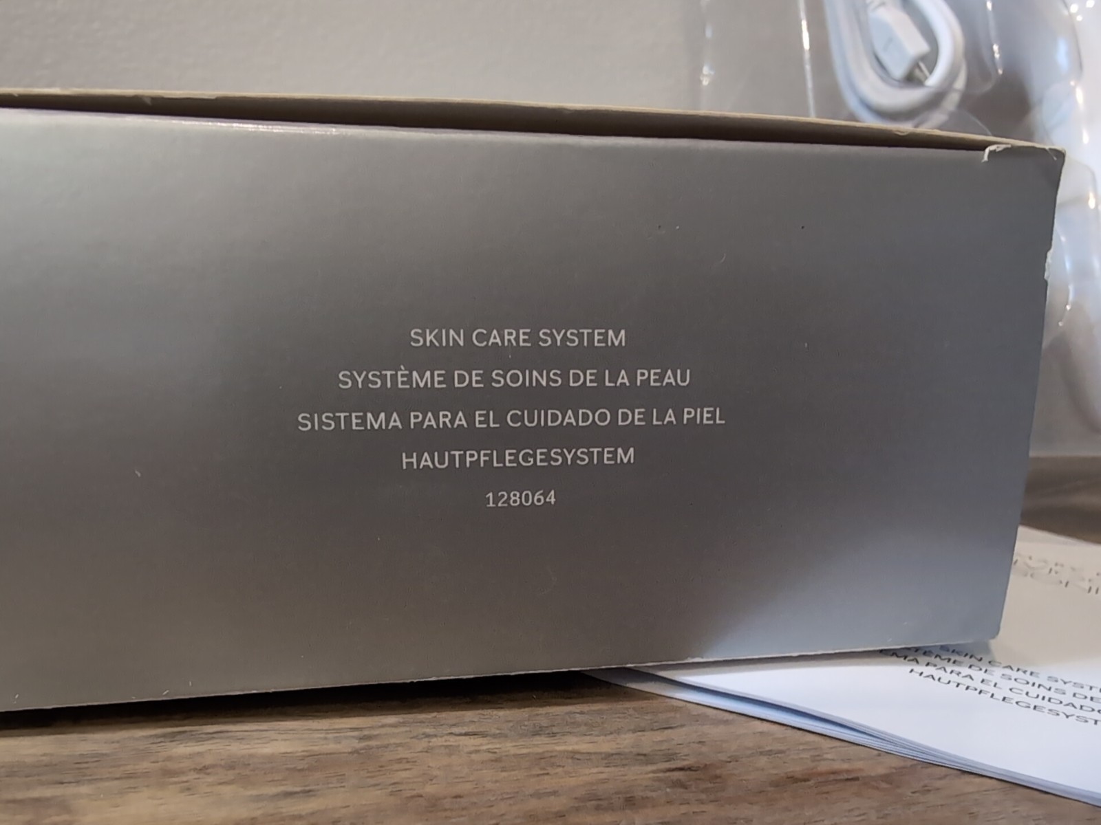 MARY KAY SKINVIGORATE SONIC SKIN CARE SYSTEM W/1 BRUSH HEAD & UNIVERSAL USB CORD
