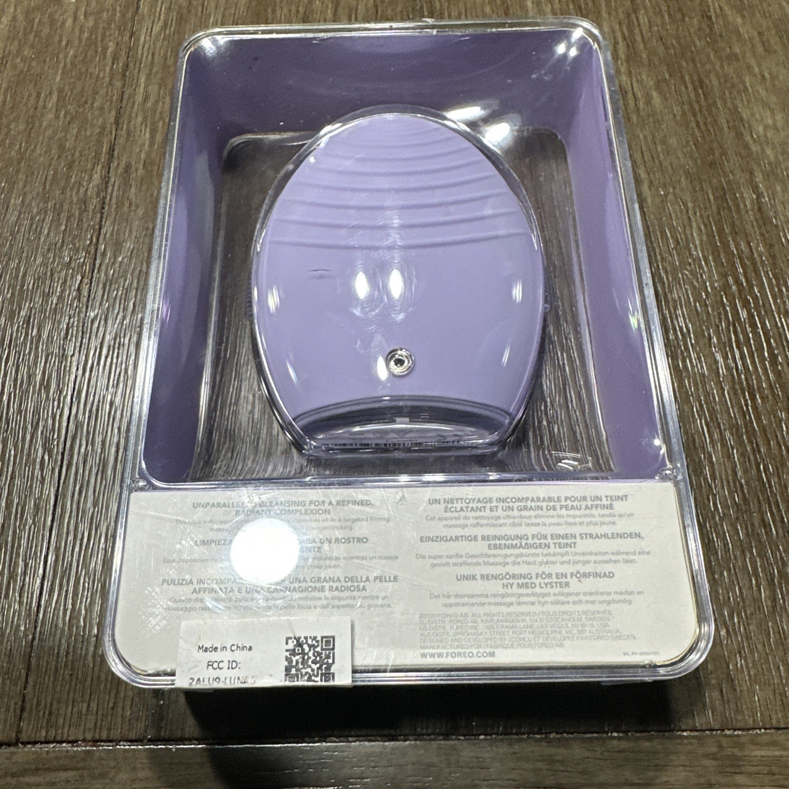 FOREO LUNA 3 Facial Cleansing Device & Bonus Foaming Cleanser – Sensitive Skin