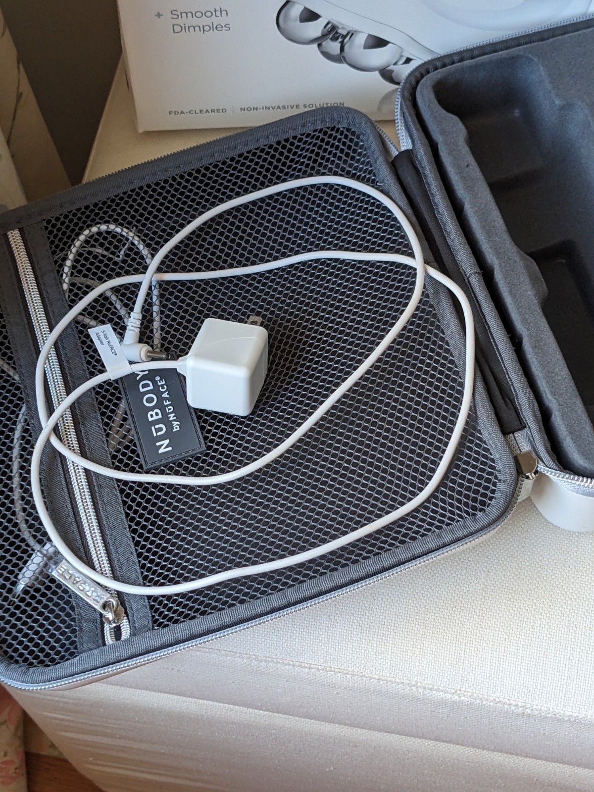 NUFACE NuBODY Microcurrent Body Toning Device + Charger. Excellent Condition.