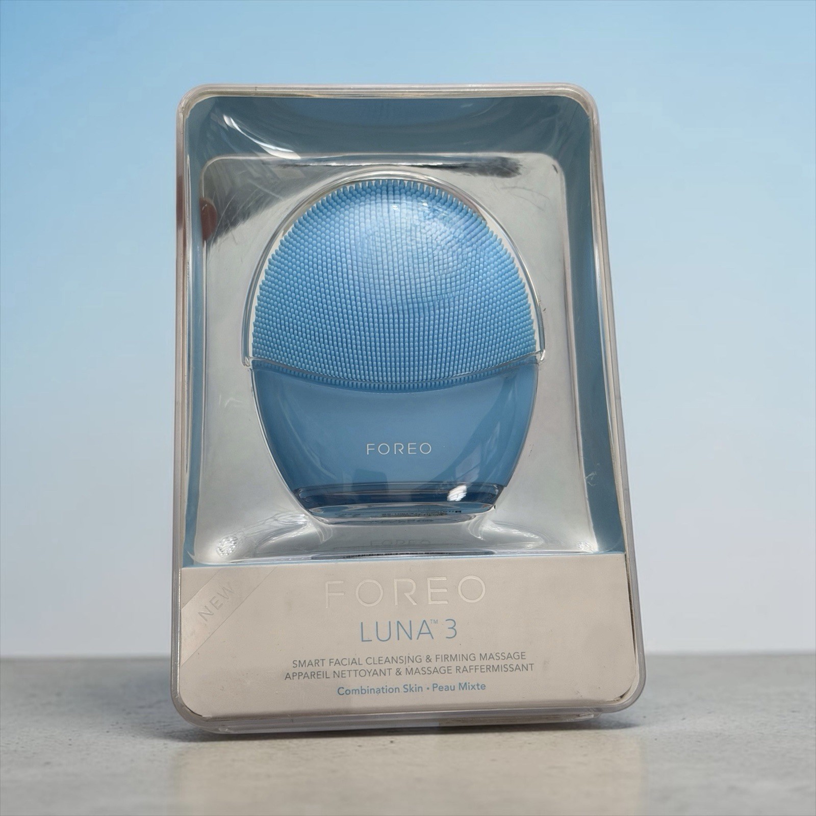 NIB~ Foreo Luna 3 Smart Facial Cleansing Firming Massage Device Combination Skin