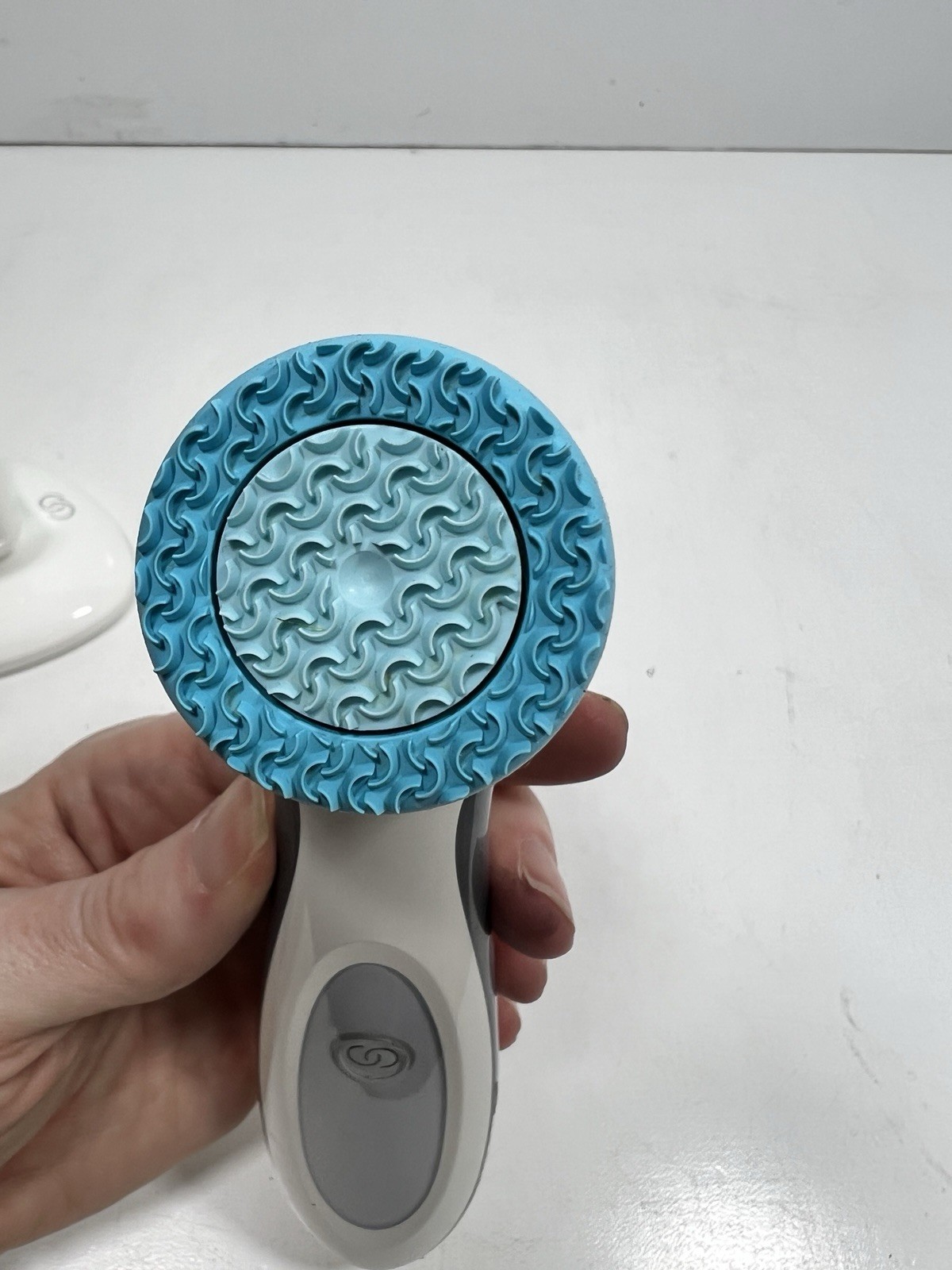 Nu Skin ageLOC LumiSpa Facial Cleansing Device & Charging Base