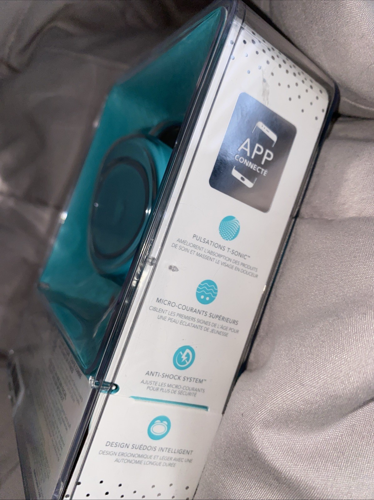 FOREO Bear Microcurrent Facial Device – Face Sculpting Tool – Instant Face Lift