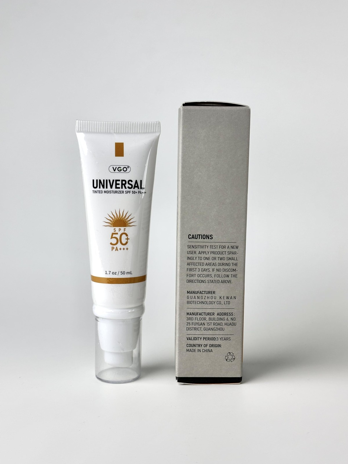 VGO Tinted Sunscreen for Face SPF 50, Hydrating 1.7 Fl Oz (Pack of 1), Light