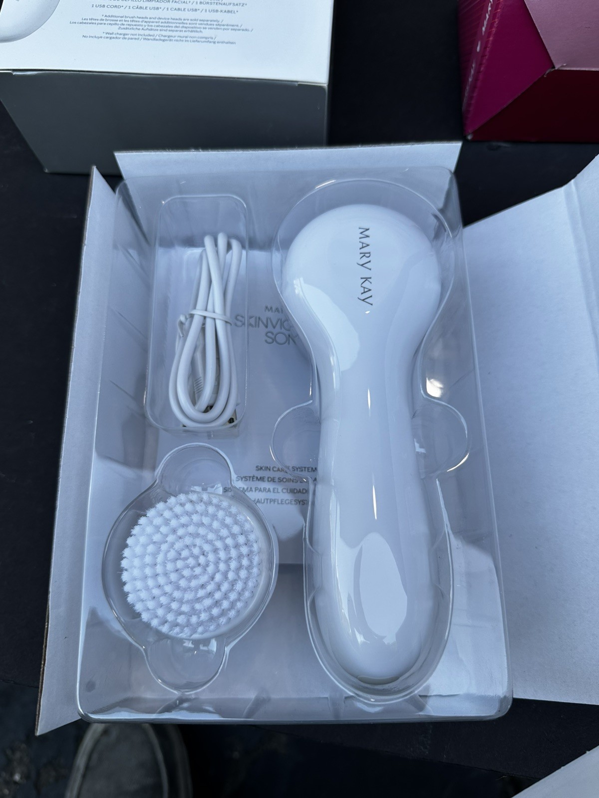 Mary Kay Skinvigorate Sonic Skin Care System Plus Three Extras!