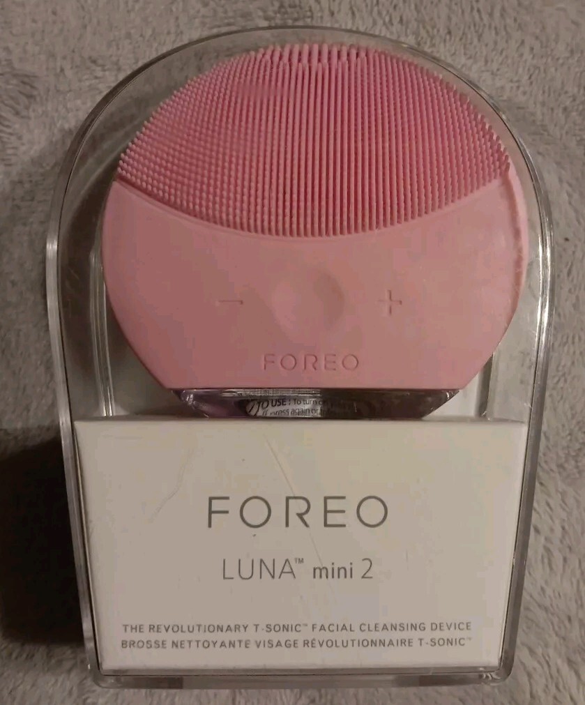 Foreo Luna Mini 2 Facial Cleansing Brush – Pearl Pink