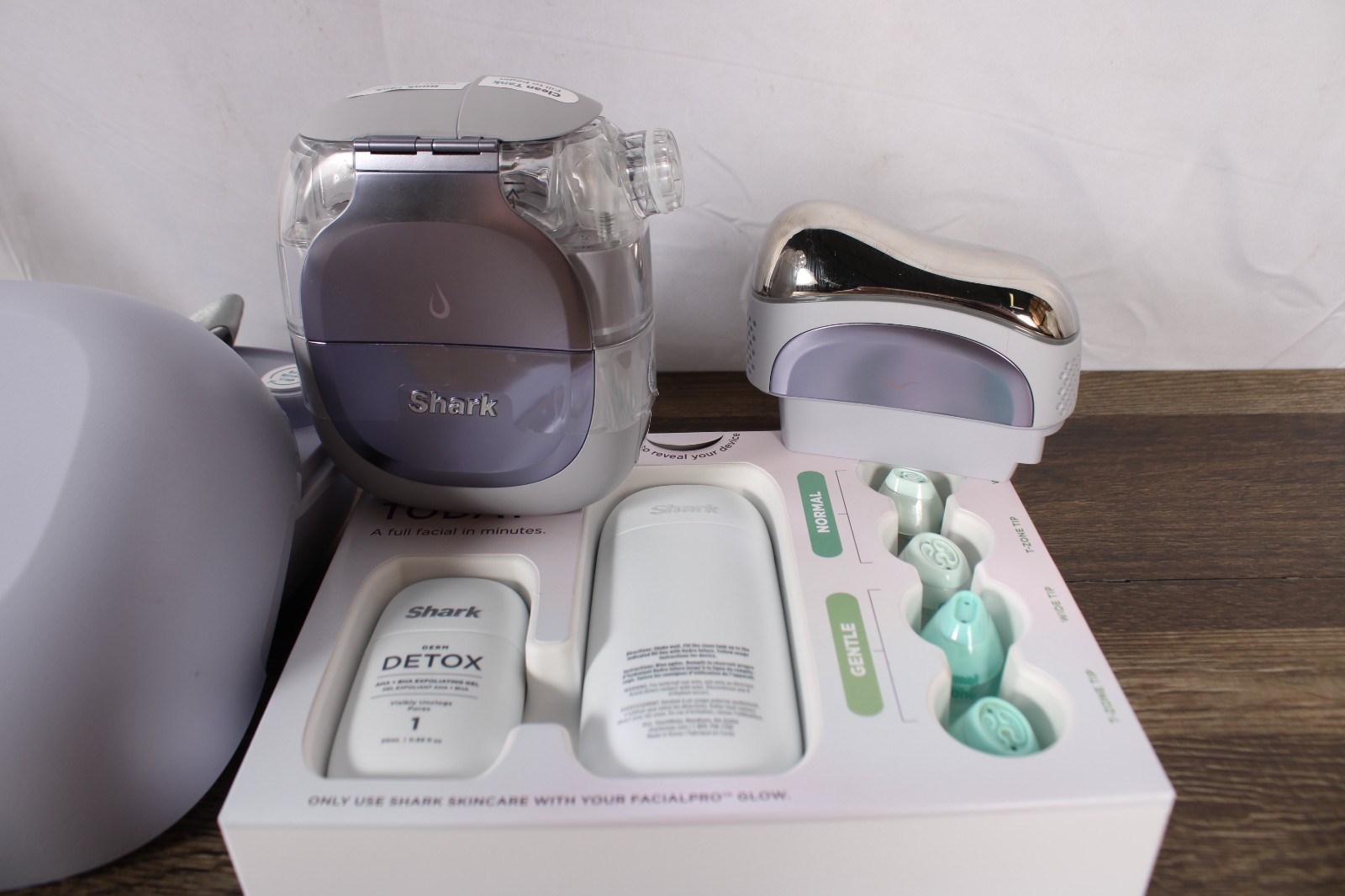 Shark Facial Pro Glow + DePuff Facial Device Complete Tested Works w/ Box